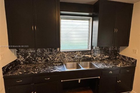 Villa ou maison à louer à Miami Beach, Floride: 3 chambres, 140.65 m2 № 1939661 - photo 18