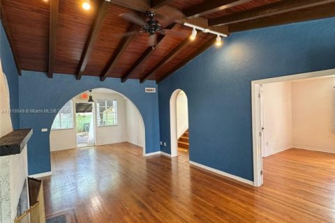 Villa ou maison à louer à Miami Beach, Floride: 3 chambres, 140.65 m2 № 1939661 - photo 3