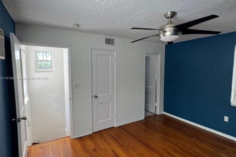 Villa ou maison à louer à Miami Beach, Floride: 3 chambres, 140.65 m2 № 1939661 - photo 15