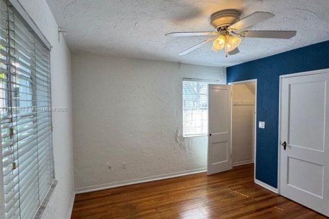 Villa ou maison à louer à Miami Beach, Floride: 3 chambres, 140.65 m2 № 1939661 - photo 10