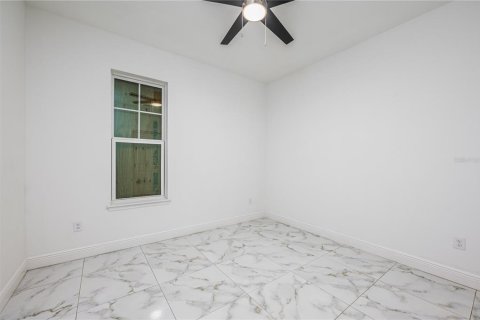 Villa ou maison à louer à Tampa, Floride: 3 chambres, 150.04 m2 № 2425391 - photo 17
