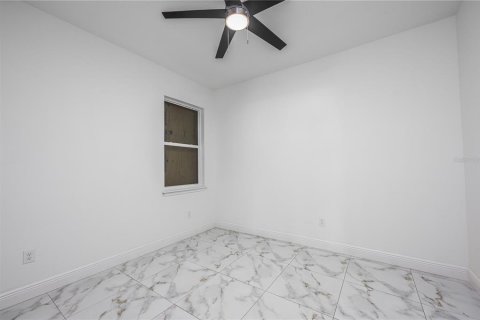 Villa ou maison à louer à Tampa, Floride: 3 chambres, 150.04 m2 № 2425391 - photo 14