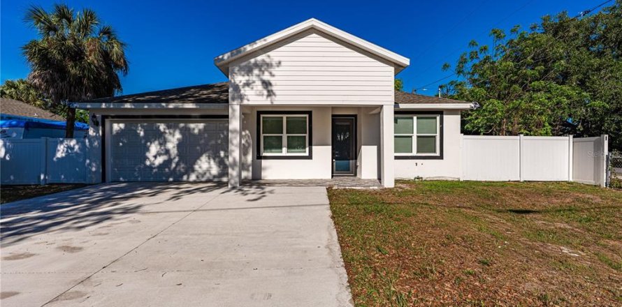 Villa ou maison à Tampa, Floride 3 chambres, 150.04 m2 № 2425391