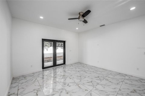 Villa ou maison à louer à Tampa, Floride: 3 chambres, 150.04 m2 № 2425391 - photo 13