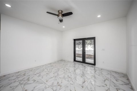 Villa ou maison à louer à Tampa, Floride: 3 chambres, 150.04 m2 № 2425391 - photo 12