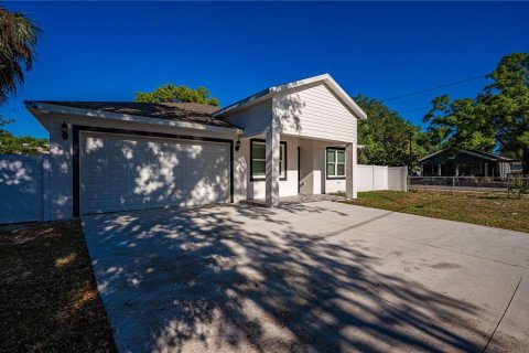 Villa ou maison à louer à Tampa, Floride: 3 chambres, 150.04 m2 № 2425391 - photo 3