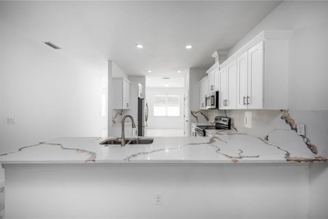 Villa ou maison à louer à Tampa, Floride: 3 chambres, 150.04 m2 № 2425391 - photo 11