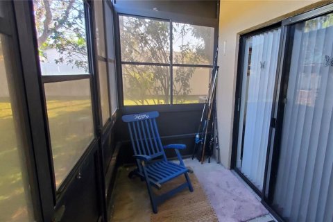 Condo in Saint Petersburg, Florida, 2 bedrooms № 2236628 - photo 20