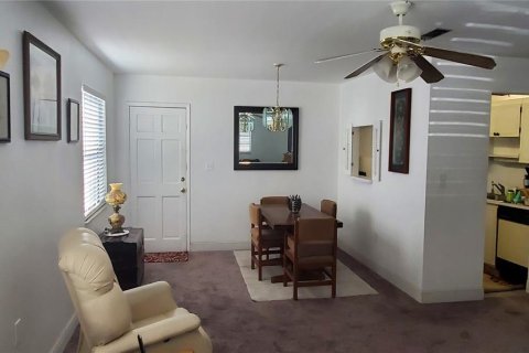 Condo in Saint Petersburg, Florida, 2 bedrooms № 2236628 - photo 10