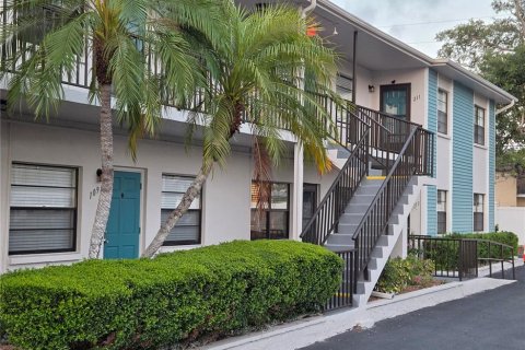 Condo in Saint Petersburg, Florida, 2 bedrooms № 2236628 - photo 4