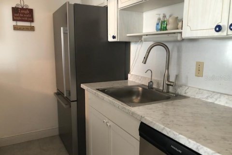 Condo in Saint Petersburg, Florida, 2 bedrooms № 2236628 - photo 15