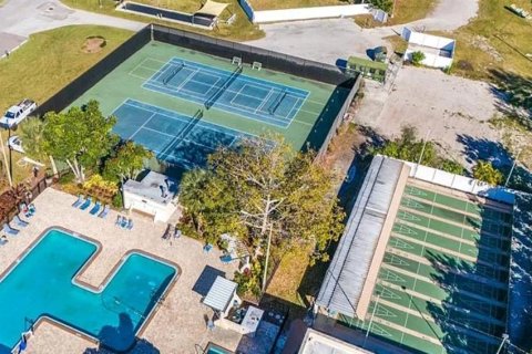 Condo in Saint Petersburg, Florida, 2 bedrooms № 2236628 - photo 6