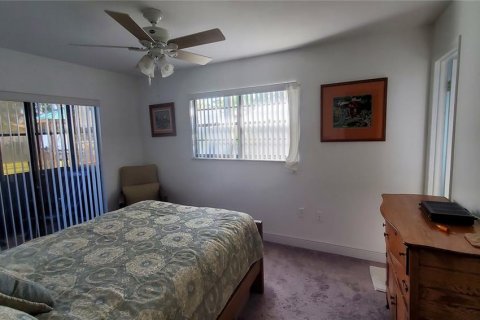 Condo in Saint Petersburg, Florida, 2 bedrooms № 2236628 - photo 17