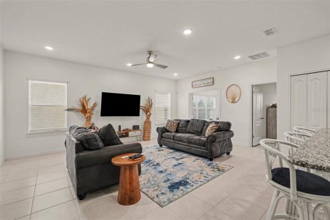 Villa ou maison à vendre à San Antonio, Floride: 3 chambres, 173.45 m2 № 2395665 - photo 6