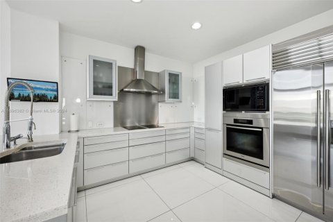 Condominio en venta en Miami Beach, Florida, 3 dormitorios, 298.31 m2 № 1936066 - foto 21