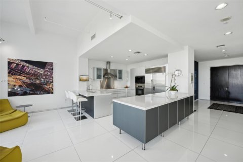Condominio en venta en Miami Beach, Florida, 3 dormitorios, 298.31 m2 № 1936066 - foto 24
