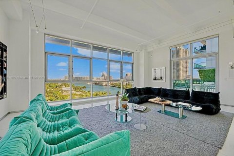 Condominio en venta en Miami Beach, Florida, 3 dormitorios, 298.31 m2 № 1936066 - foto 7