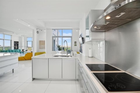 Condominio en venta en Miami Beach, Florida, 3 dormitorios, 298.31 m2 № 1936066 - foto 22