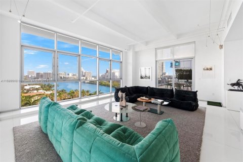 Condominio en venta en Miami Beach, Florida, 3 dormitorios, 298.31 m2 № 1936066 - foto 5