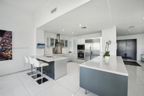 Condominio en venta en Miami Beach, Florida, 3 dormitorios, 298.31 m2 № 1936066 - foto 26