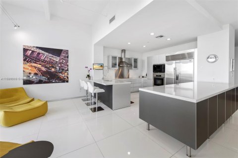 Condominio en venta en Miami Beach, Florida, 3 dormitorios, 298.31 m2 № 1936066 - foto 27