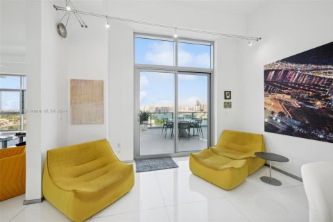 Condominio en venta en Miami Beach, Florida, 3 dormitorios, 298.31 m2 № 1936066 - foto 23