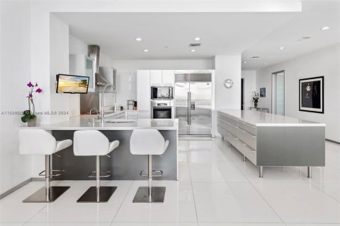 Condominio en venta en Miami Beach, Florida, 3 dormitorios, 298.31 m2 № 1936066 - foto 25