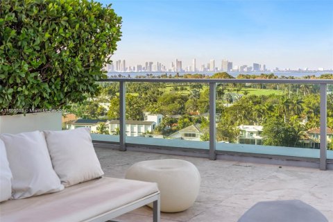 Condominio en venta en Miami Beach, Florida, 3 dormitorios, 298.31 m2 № 1936066 - foto 30