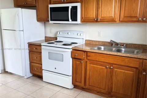 Apartamento en alquiler en Homestead, Florida, 2 dormitorios, 362.97 m2 № 2315880 - foto 6