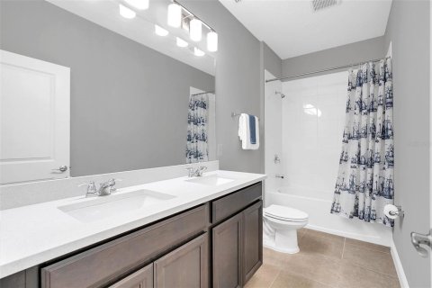 House in Winter Park, Florida 4 bedrooms, 244.98 sq.m. № 1869551 - photo 22
