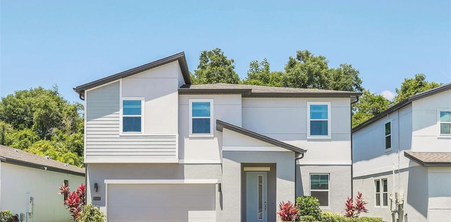 House in Winter Park, Florida 4 bedrooms, 244.98 sq.m. № 1869551