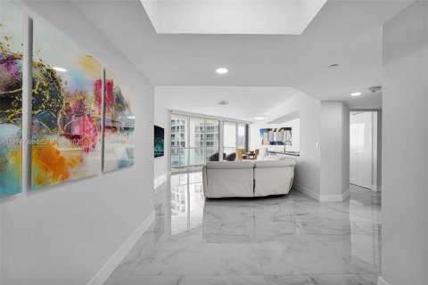 Купить кондоминиум в Санни-Айлс-Бич, Флорида 3 спальни, 163.51м2, № 2043534 - фото 8