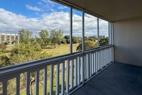 Condo in Lauderhill, Florida, 2 bedrooms  № 2039182 - photo 26