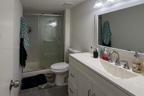 Condo in Lauderhill, Florida, 2 bedrooms  № 2039182 - photo 17