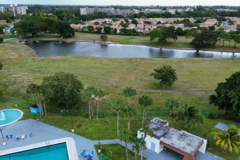 Condo in Lauderhill, Florida, 2 bedrooms  № 2039182 - photo 29