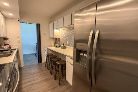 Condo in Lauderhill, Florida, 2 bedrooms  № 2039182 - photo 11
