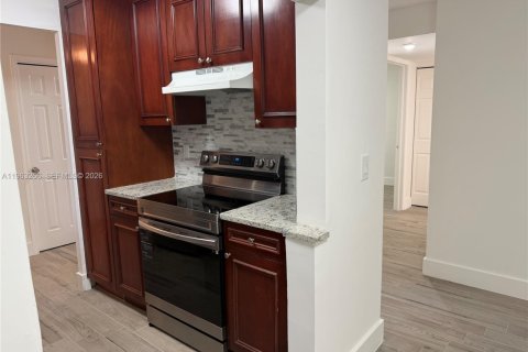 Condominio en alquiler en Coral Springs, Florida, 2 dormitorios, 96.62 m2 № 2031826 - foto 9