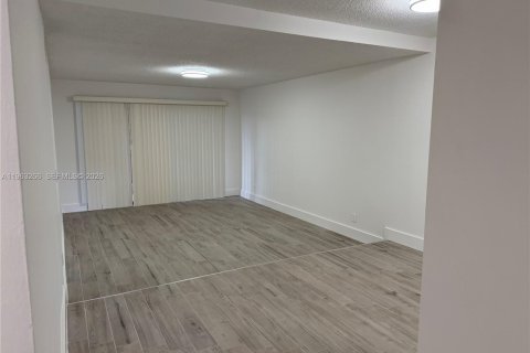 Condominio en alquiler en Coral Springs, Florida, 2 dormitorios, 96.62 m2 № 2031826 - foto 3