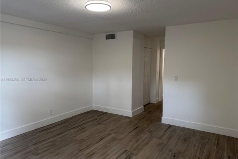 Condominio en alquiler en Coral Springs, Florida, 2 dormitorios, 96.62 m2 № 2031826 - foto 26