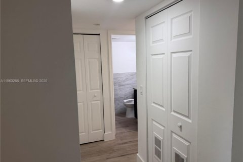 Condominio en alquiler en Coral Springs, Florida, 2 dormitorios, 96.62 m2 № 2031826 - foto 16