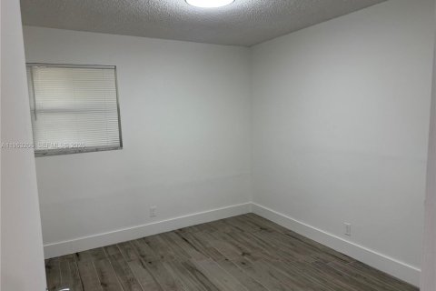 Condominio en alquiler en Coral Springs, Florida, 2 dormitorios, 96.62 m2 № 2031826 - foto 17