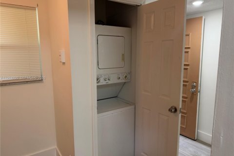 Condominio en alquiler en Coral Springs, Florida, 2 dormitorios, 96.62 m2 № 2031826 - foto 15