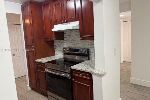 Condominio en alquiler en Coral Springs, Florida, 2 dormitorios, 96.62 m2 № 2031826 - foto 8