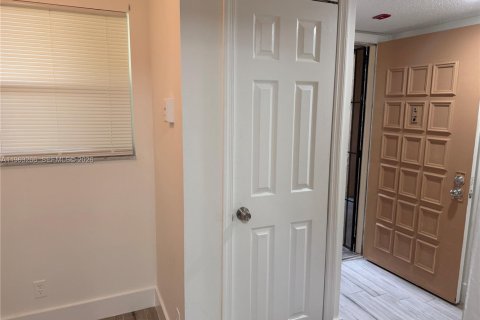 Condominio en alquiler en Coral Springs, Florida, 2 dormitorios, 96.62 m2 № 2031826 - foto 14