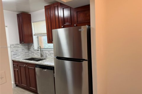 Condominio en alquiler en Coral Springs, Florida, 2 dormitorios, 96.62 m2 № 2031826 - foto 13