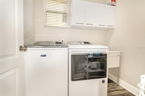 Casa en venta en Orlando, Florida, 5 dormitorios, 279.82 m2 № 1883580 - foto 15