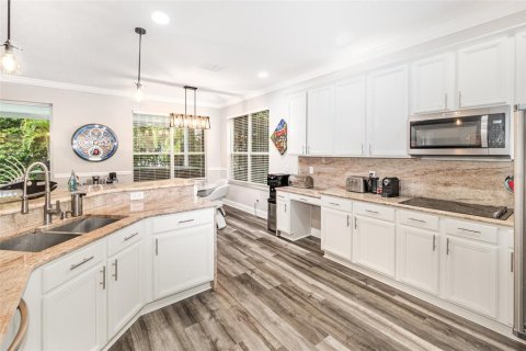 Casa en venta en Orlando, Florida, 5 dormitorios, 279.82 m2 № 1883580 - foto 12