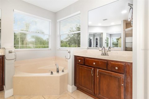 Casa en venta en Orlando, Florida, 5 dormitorios, 279.82 m2 № 1883580 - foto 20