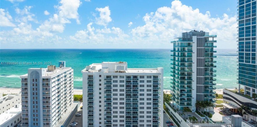 Condo in Miami Beach, Florida, 1 bedroom  № 1952503