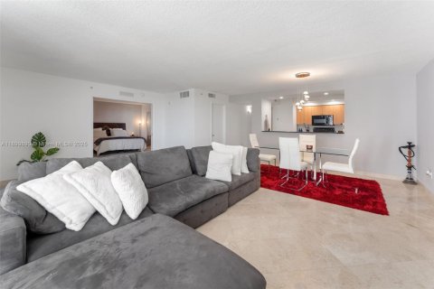 Condo in Miami Beach, Florida, 1 bedroom  № 1952503 - photo 11